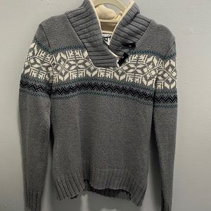 Women’s north face sweater